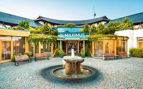 Maximus Resort